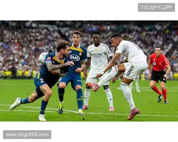 皇马迎战瓦伦西亚展开激烈对决 两队争夺西甲榜首荣耀